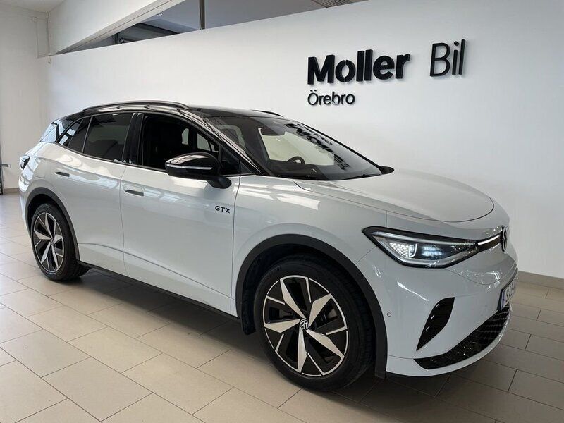 Vit (glacier white metallic bl) Begagnad 2024 VW ID.4 GTX SUV | 459 900 kr (Marknadspris) - Bild 1/4