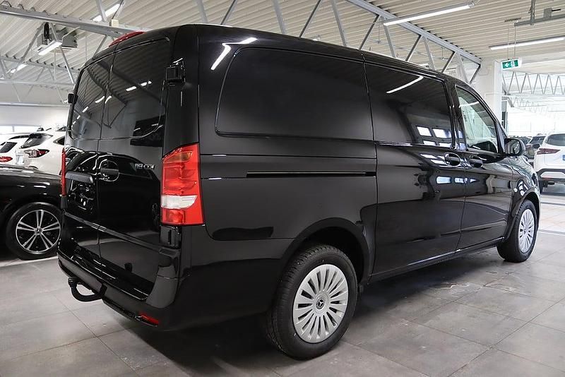 Ny Mercedes Vito 2025 Svart Van