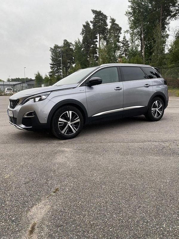 Grå Begagnad 2019 Peugeot 5008 Minibuss | 239 000 kr (Bra pris) - Bild 1/4