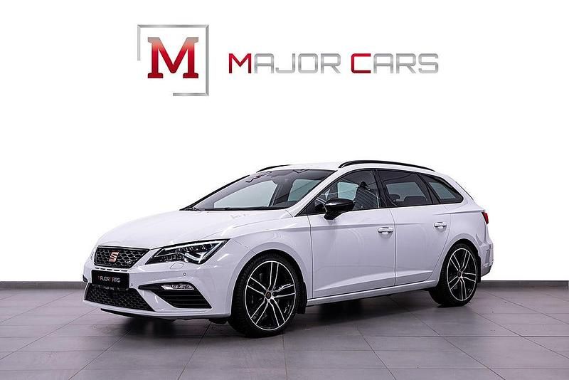 Vit Begagnad 2019 Seat Leon ST Beats Kombi | 279 900 kr (Dyr) - Bild 1/4