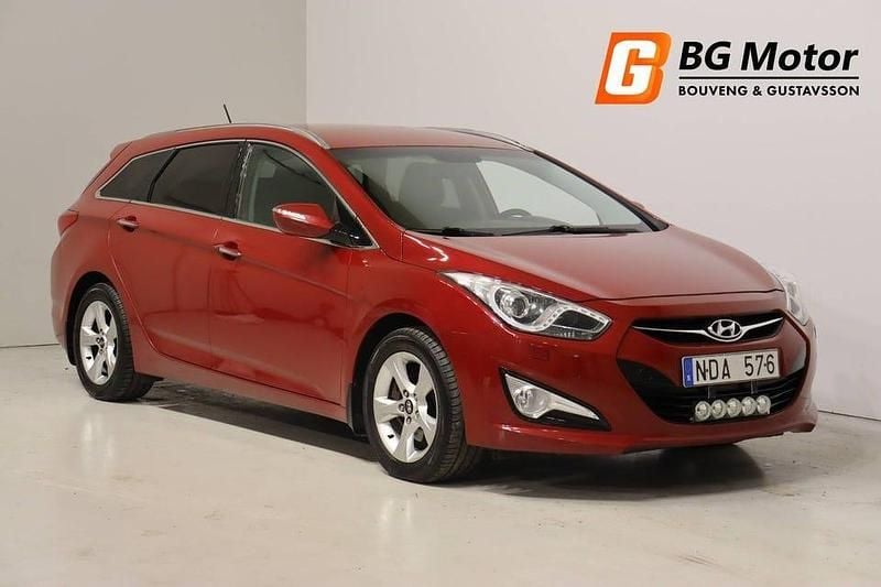 Röd Begagnad 2012 Hyundai i40 Kombi | 59 600 kr (Marknadspris) - Bild 1/3