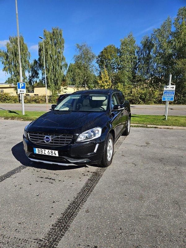 Svart Begagnad 2014 Volvo XC60 SUV | 175 000 kr (Marknadspris) - Bild 1/4