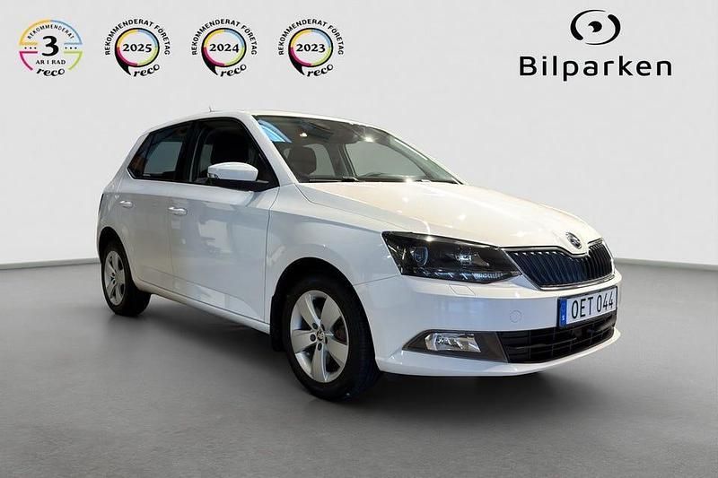 Vit Begagnad 2016 Skoda Fabia Style Halvkombi | 89 990 kr (Bra pris) - Bild 1/4