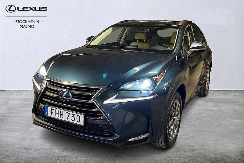 Blå Begagnad 2015 Lexus NX300h Business Edition SUV | 179 000 kr (Marknadspris) - Bild 1/4