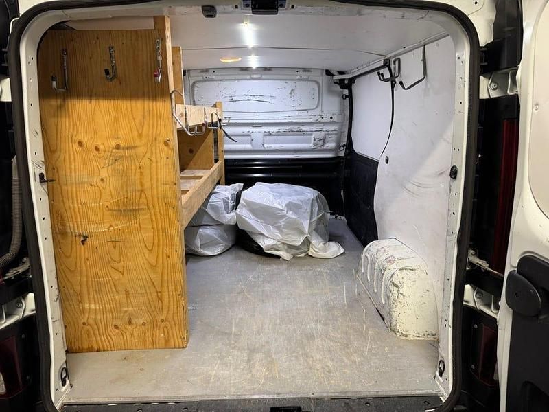 Begagnad Renault Trafic 125 HK (91 kW) 2018 Vit Minibuss