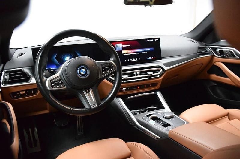 Begagnad BMW i4 M Sport 250 kW (340 HK) 2023 Grön Sedan