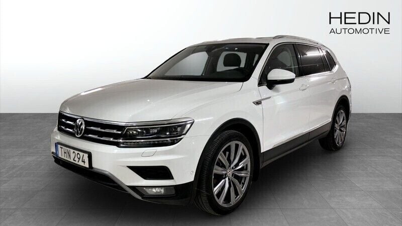 Vit (white) Begagnad 2018 VW Tiguan Allspace GT SUV | 239 900 kr (Marknadspris) - Bild 1/4