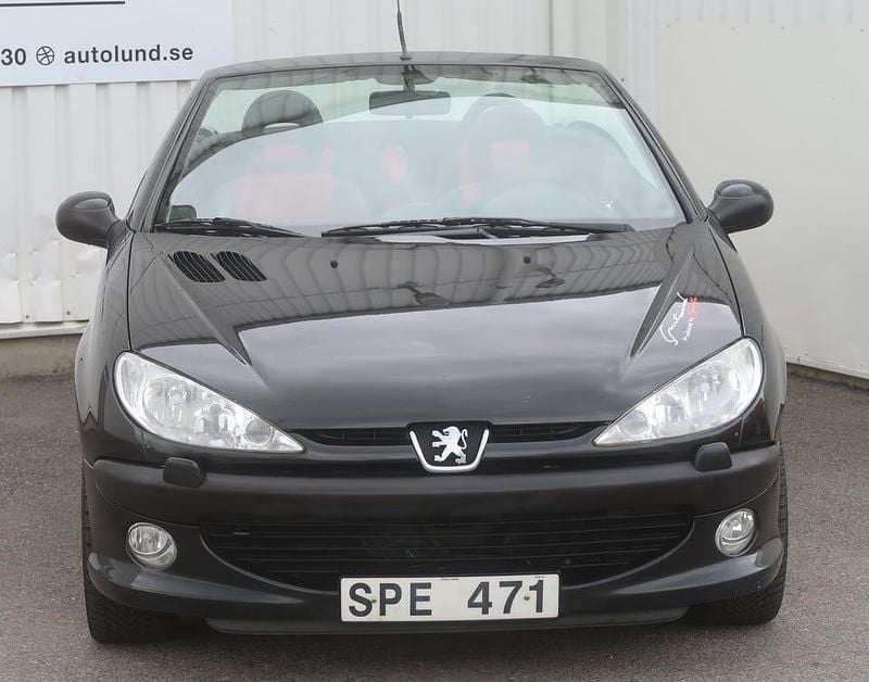 Begagnad Peugeot 206 CC 136 HK (100 kW) 2001 Svart Cab