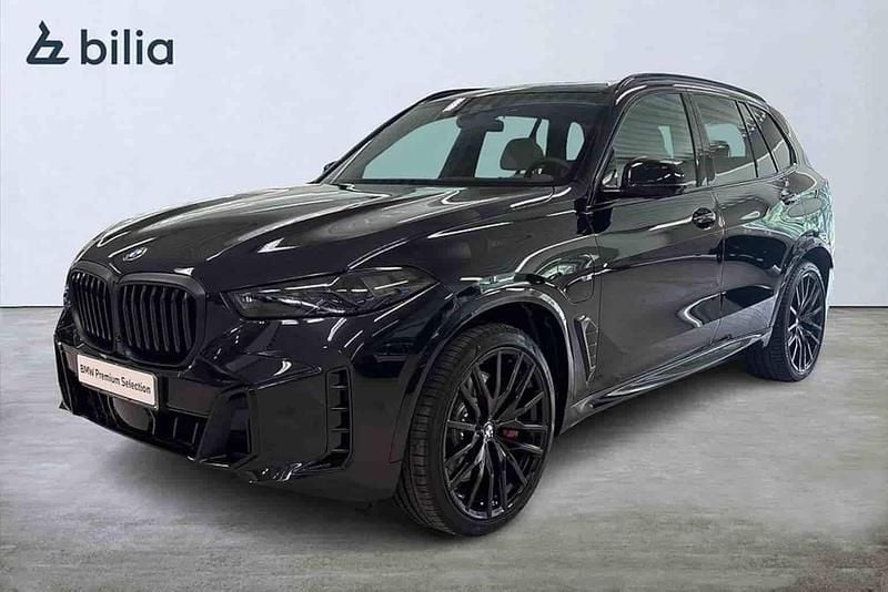 Svart Begagnad 2025 BMW X5 SUV | 1 099 900 kr - Bild 1/1
