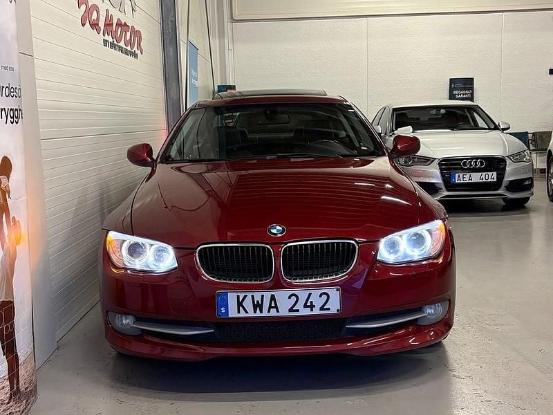 Begagnad BMW 320 Comfort Edition 184 HK (135 kW) 2010 Röd Sportkupé