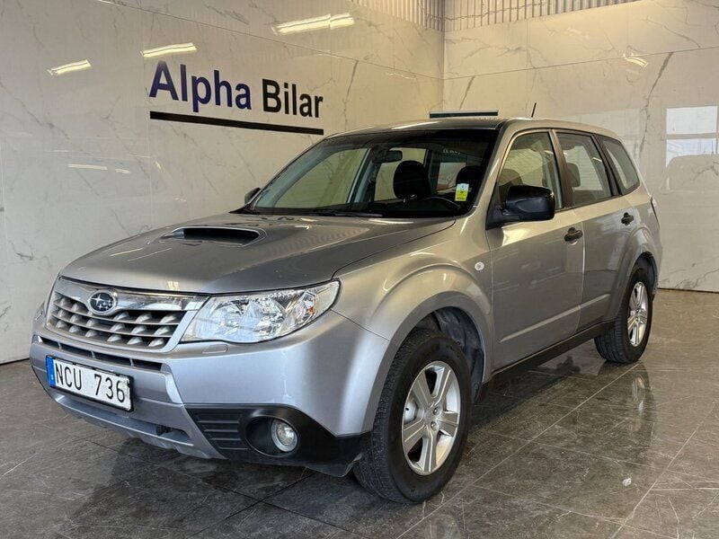 Silver Begagnad 2012 Subaru Forester SUV | 49 900 kr (Bra pris) - Bild 1/4