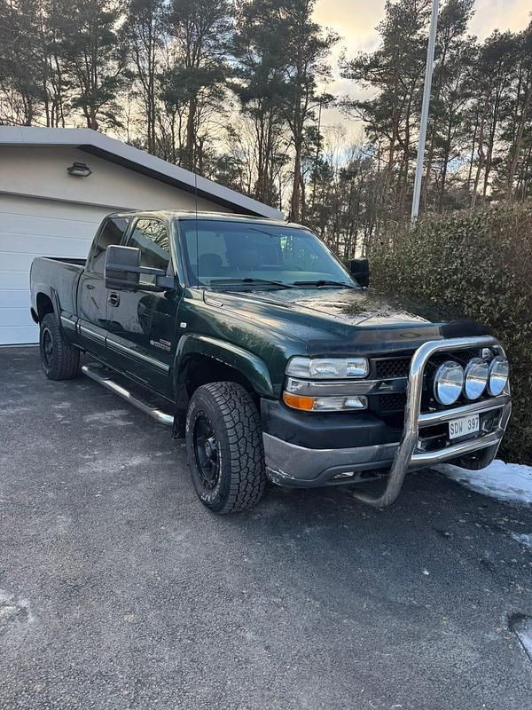 Begagnad Chevrolet Silverado 304 HK (223 kW) 2001 Sedan