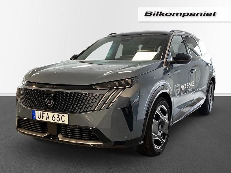 Blå Begagnad 2024 Peugeot e-5008 GTi SUV | 489 500 kr - Bild 1/4