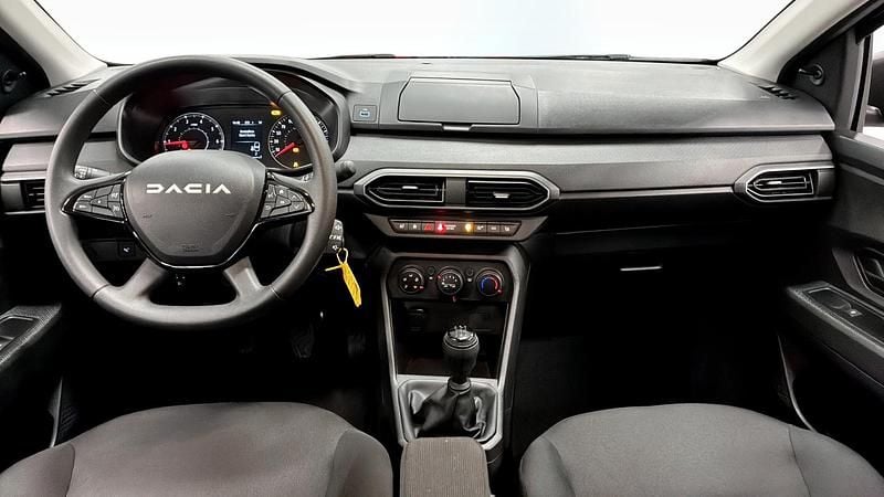 Begagnad Dacia Sandero Essentiel 91 HK (66 kW) 2022 Grå Halvkombi