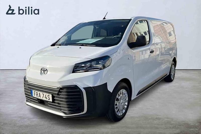 Vit Begagnad 2024 Toyota Proace Van | 489 900 kr - Bild 1/1