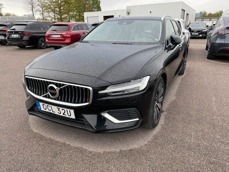 Svart Begagnad 2022 Volvo V60 Inscription Kombi | 319 000 kr (Superpris) - Bild 1/2