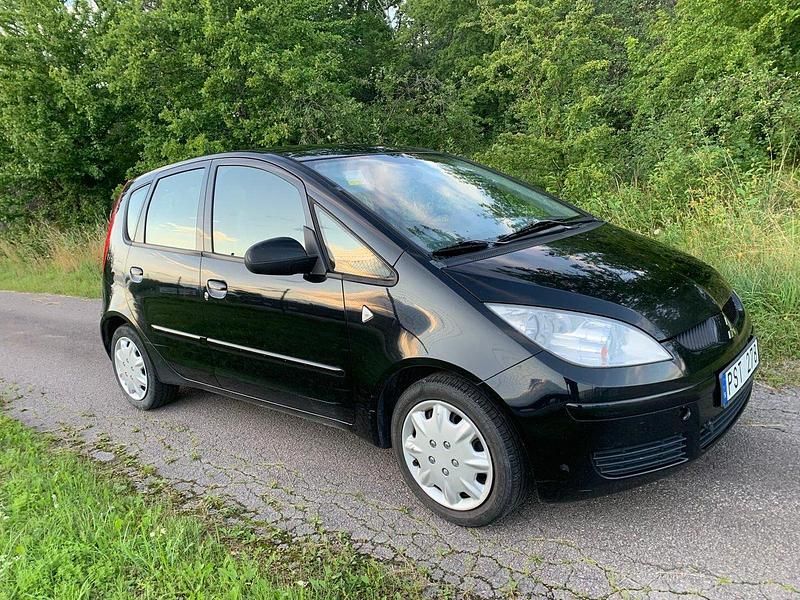 Svart Begagnad 2008 Mitsubishi Colt Halvkombi | 18 500 kr (Marknadspris) - Bild 1/4