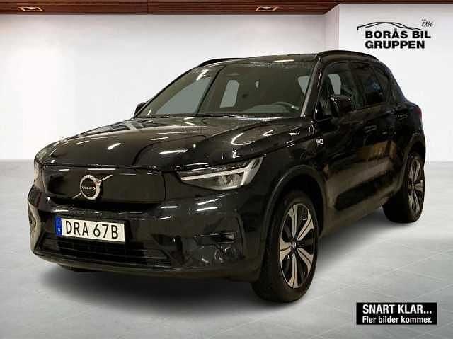 Svart Begagnad 2025 Volvo EX40 Plus SUV | 469 000 kr (Marknadspris) - Bild 1/2