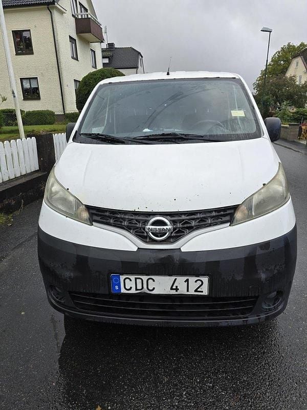 Vit Begagnad 2012 Nissan NV200 Van | 30 000 kr (Marknadspris) - Bild 1/4
