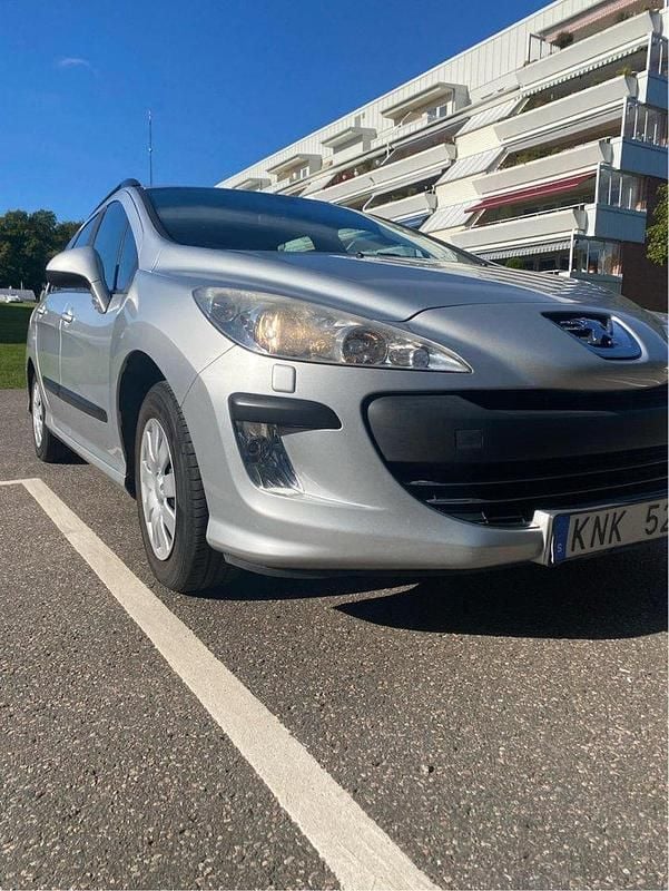 Grå Begagnad 2010 Peugeot 308 Kombi | 35 000 kr (Marknadspris) - Bild 1/4