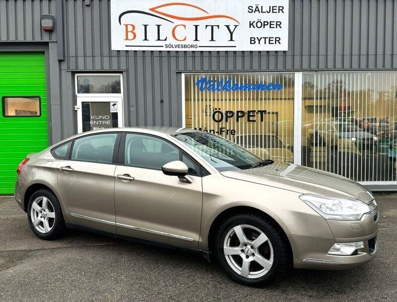 Ljusbrun (brun) Begagnad 2010 Citroën C5 Sedan | 69 900 kr (Lite dyr) - Bild 1/4