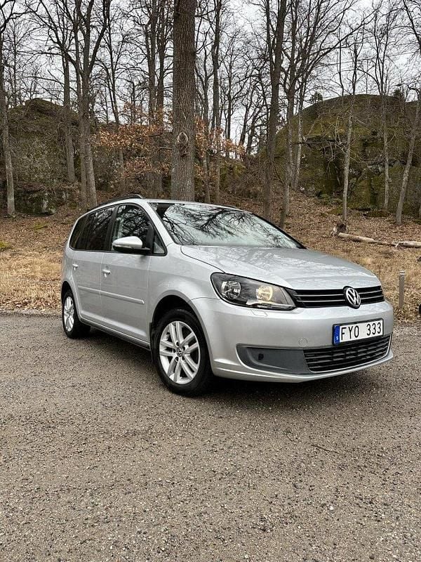 Silver Begagnad 2011 VW Touran Minibuss | 82 900 kr (Marknadspris) - Bild 1/3