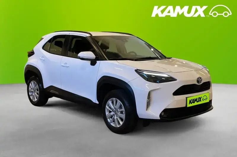 Vit Begagnad 2024 Toyota Yaris Cross SUV | 264 500 kr (Superpris) - Bild 1/4