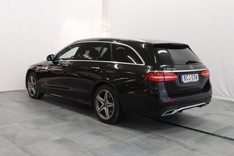 Såld Mercedes E300 Kombi Plug-In H., begagnad 2019, 1 409 ...