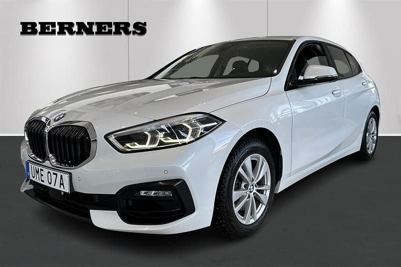 Begagnad BMW 118 141 HK (103 kW) 2020 Vit Halvkombi