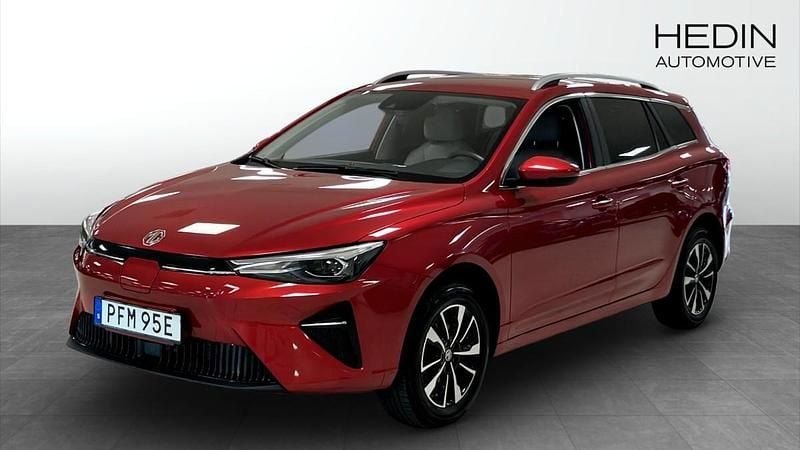 Röd (red) Begagnad 2022 MG MG5 EV Comfort Kombi | 214 900 kr - Bild 1/4