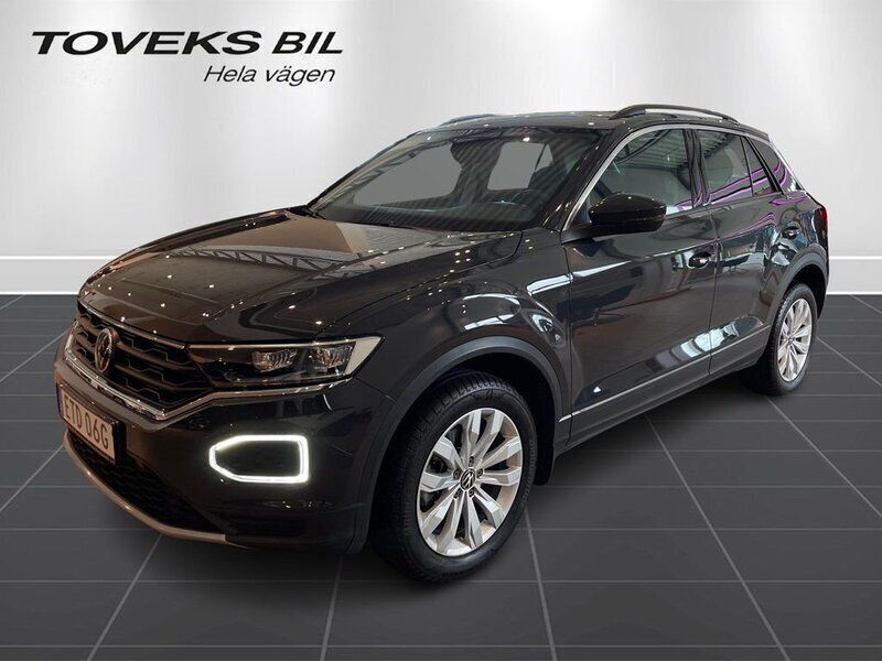 Grå Begagnad 2022 VW T-Roc SUV | 299 000 kr (Marknadspris) - Bild 1/4
