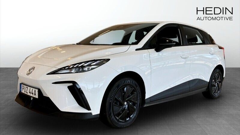 Vit (white) Begagnad 2023 MG MG4 EV Halvkombi | 259 900 kr (Marknadspris) - Bild 1/4