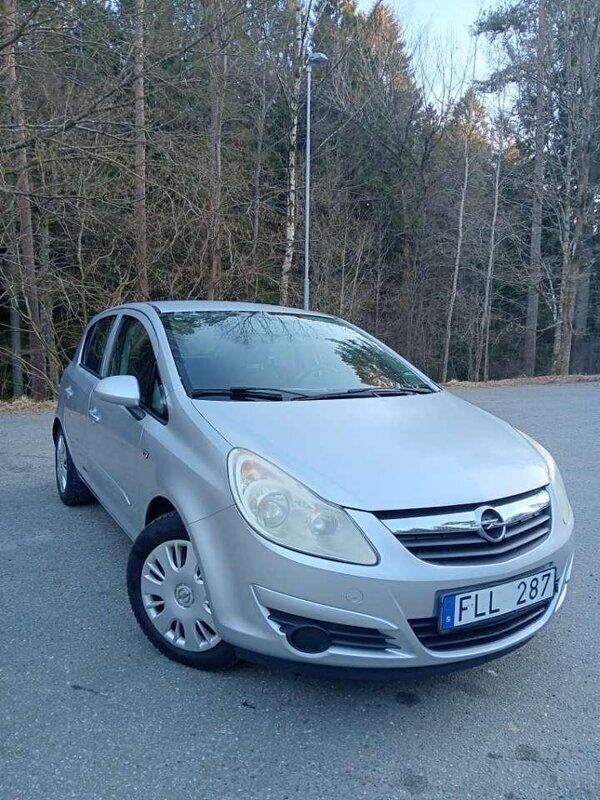 Grå Begagnad 2007 Opel Corsa Halvkombi | 23 000 kr (Marknadspris) - Bild 1/4