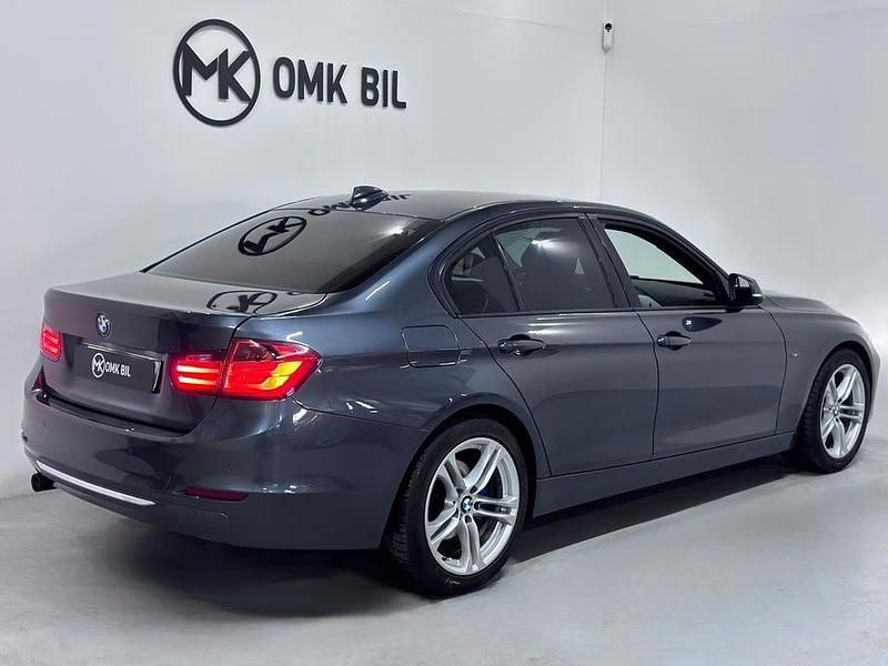 Begagnad BMW 320 Sport Line 184 HK (135 kW) 2012 Grå Sedan