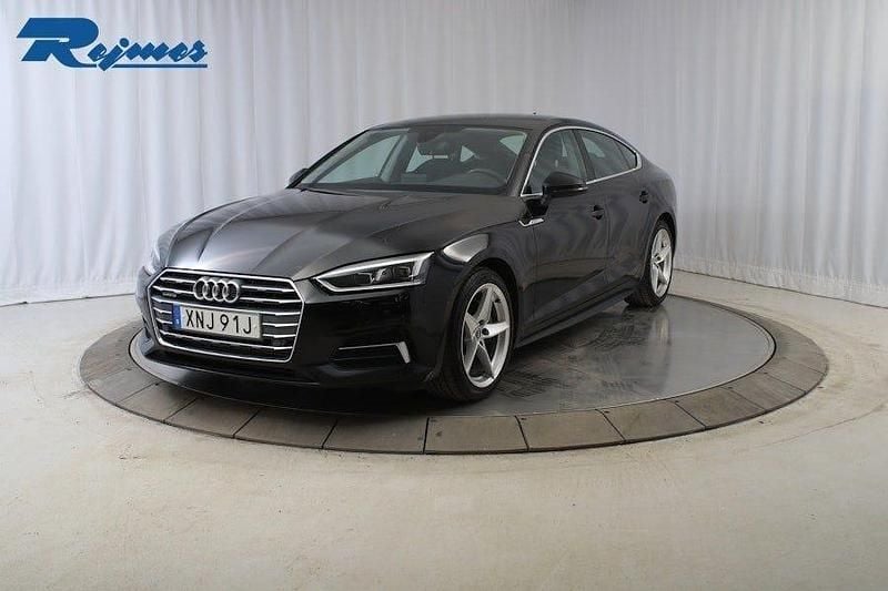 Svart Begagnad 2020 Audi A5 Sport | 259 800 kr (Superpris) - Bild 1/4