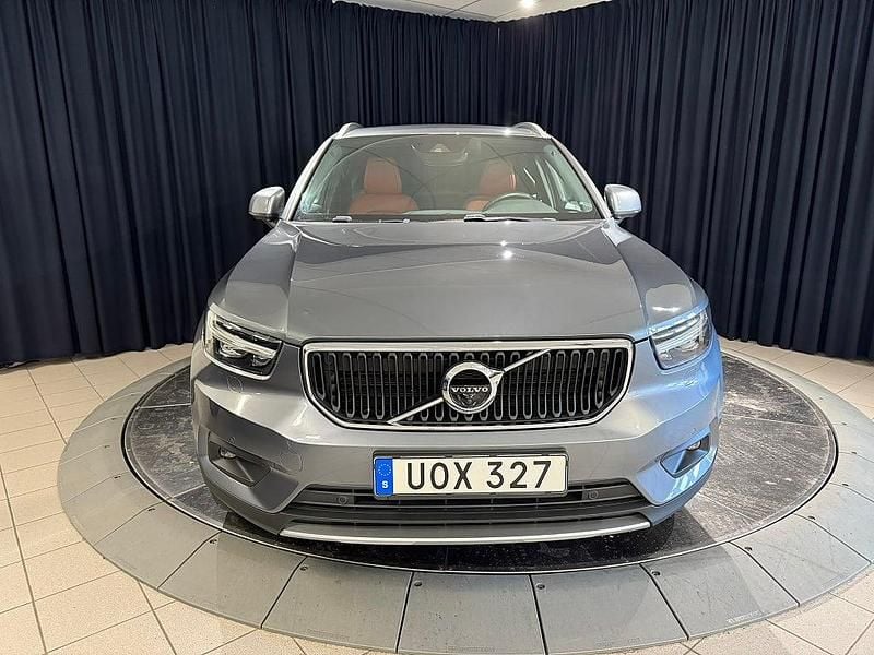 Begagnad Volvo XC40 Momentum 190 HK (139 kW) 2018 Grå metallic SUV