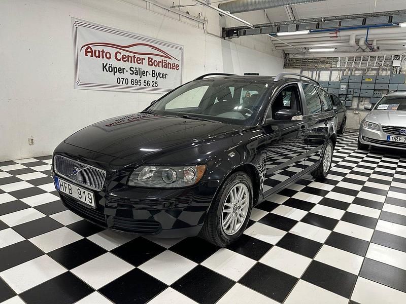 Svart Begagnad 2007 Volvo V50 Kinetic Kombi | 39 900 kr (Lite dyr) - Bild 1/4