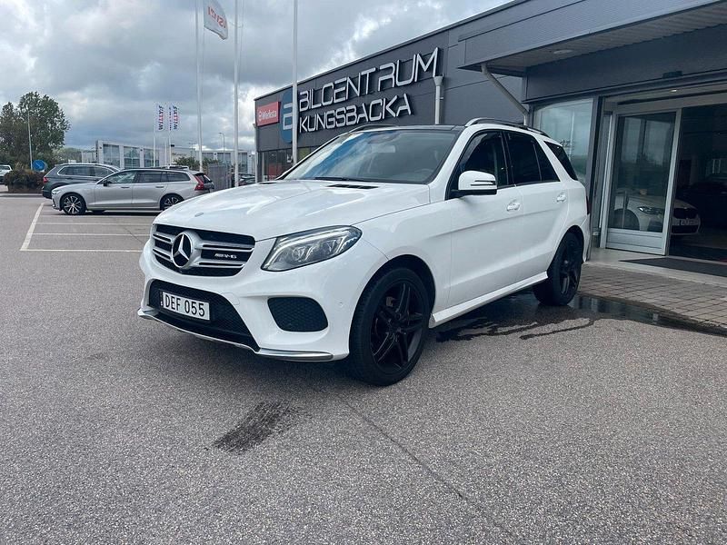 Vit Begagnad 2016 Mercedes GLE250 AMG SUV | 319 900 kr - Bild 1/4
