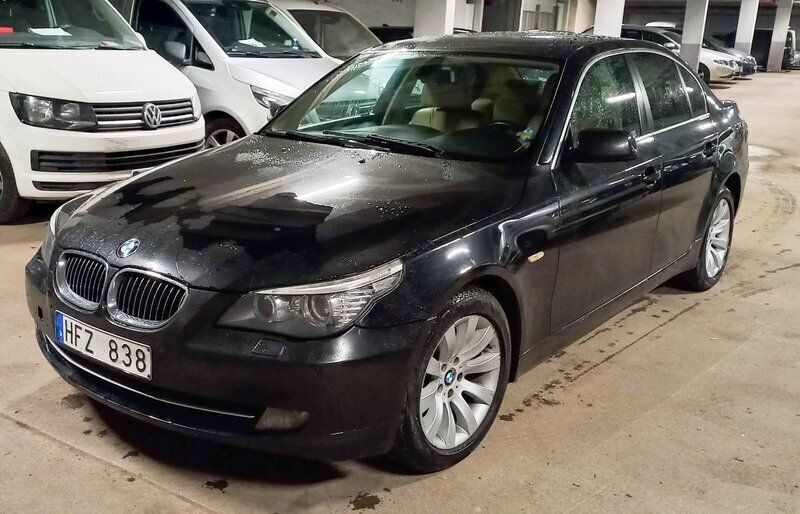 Svart Begagnad 2008 BMW 523 Sedan | 55 000 kr (Marknadspris) - Bild 1/4