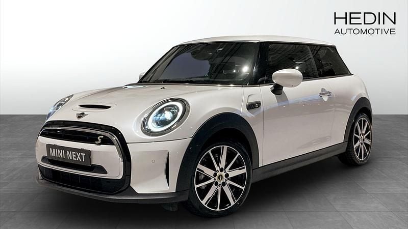 Vit Begagnad 2023 Mini Cooper SE Halvkombi | 254 700 kr (Marknadspris) - Bild 1/4