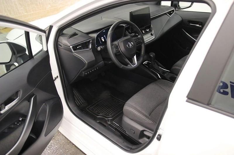 Begagnad Toyota Corolla 98 HK (72 kW) 2024 Vit Kombi