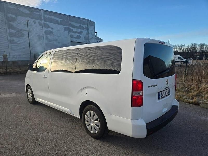 Begagnad Peugeot Traveller 177 HK (130 kW) 2019 Vit Minibuss