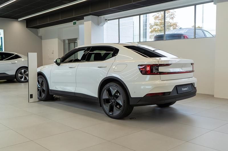 Ny Polestar 2 Long Range Single Motor 11 kW (15 HK) 2026 Vit Halvkombi