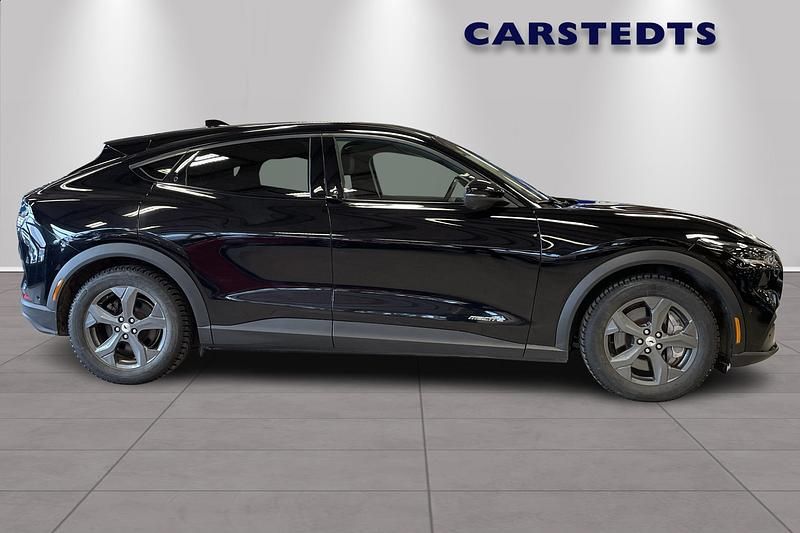 Begagnad Ford Mustang Mach-E Standard Range 216 kW (294 HK) 2021 Svart SUV