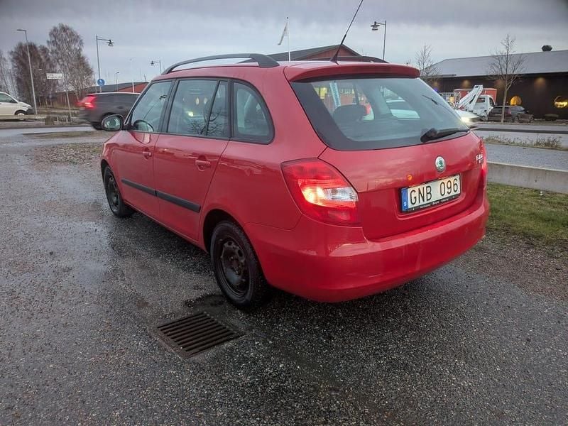 Begagnad 2011 Skoda Fabia Kombi | 53 000 kr (Marknadspris) - Bild 1/4