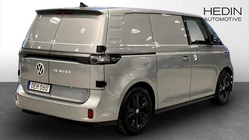 Begagnad VW ID. Buzz 2024 Silver Minibuss