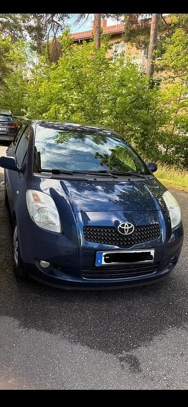 Blå Begagnad 2007 Toyota Yaris Halvkombi | 45 000 kr (Bra pris) - Bild 1/4