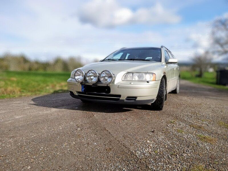 Brun Begagnad 2006 Volvo V70 Business Edition Kombi | 15 000 kr (Superpris) - Bild 1/4