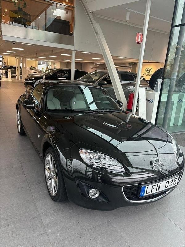 Svart Begagnad 2011 Mazda MX5 Cab | 179 000 kr (Marknadspris) - Bild 1/2