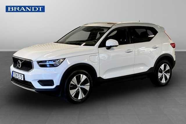 Vit Begagnad 2020 Volvo XC40 Momentum SUV | 254 900 kr (Bra pris) - Bild 1/3